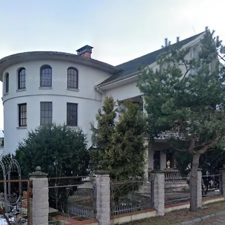 ホームステイ Balta Maja リガ