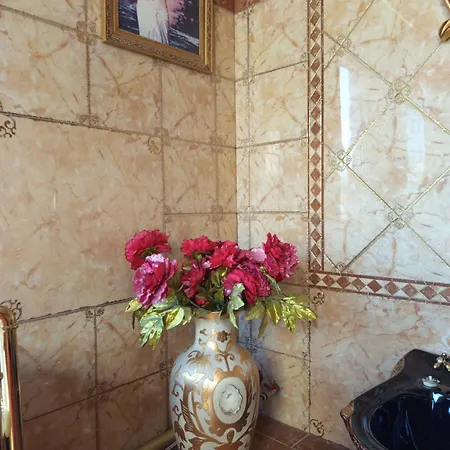 ホームステイ Balta Maja リガ